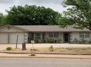 2041 College Ave, Levelland, TX 79336