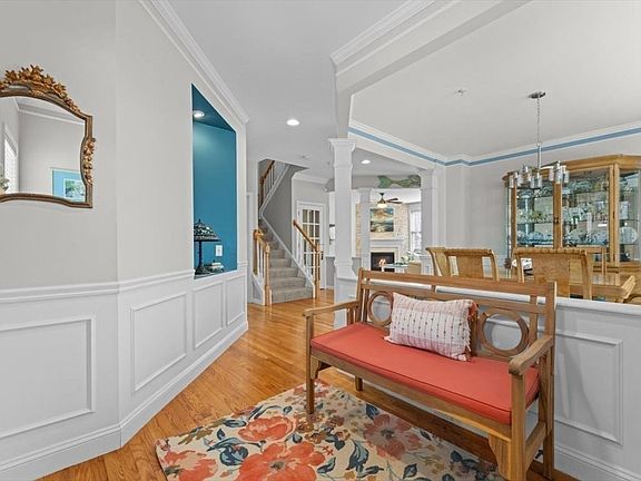 3rd image of 100 Buttercup Ln
