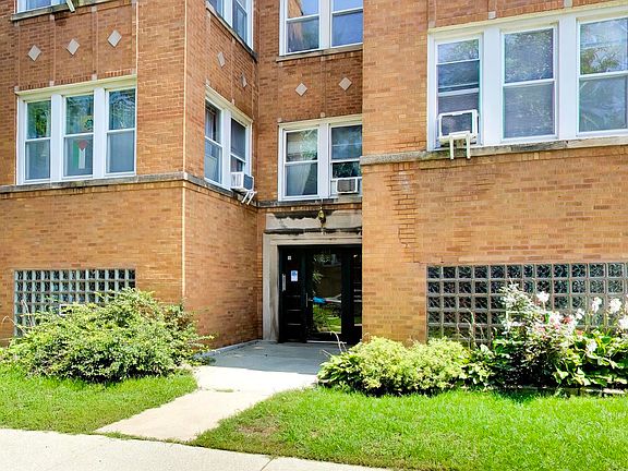 3rd image of 4419 N Whipple St APT 2B