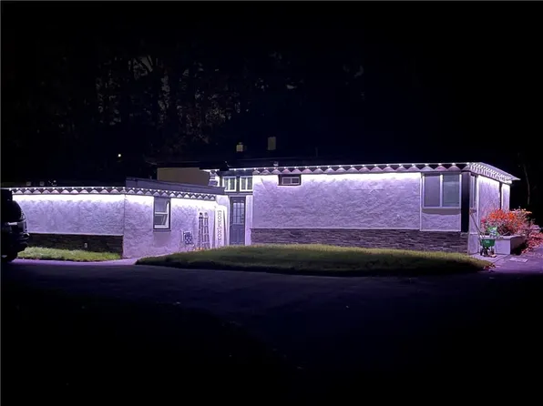 35 Fenwood Ave, Smithfield, RI 02917