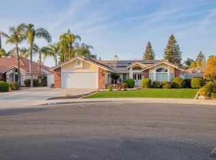7308 Feather River Dr, Bakersfield, CA 93308