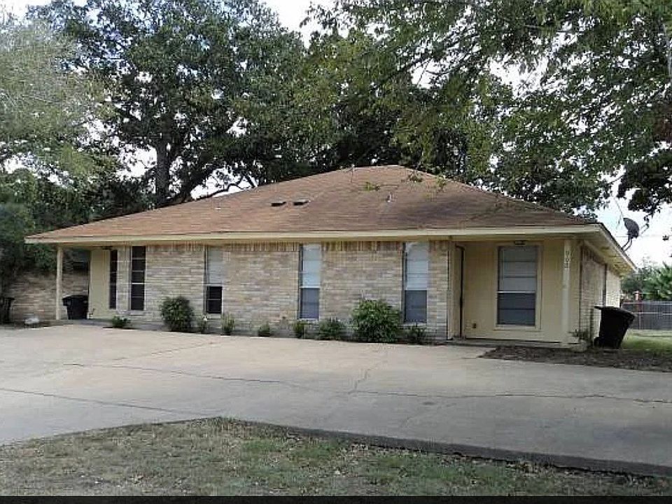 1st image of 900 Navarro Dr #A
