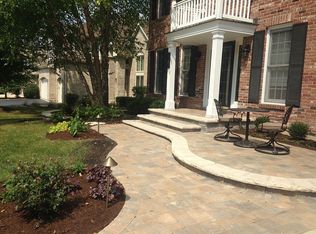 1N609 Bob O Link Dr, Winfield, IL 60190