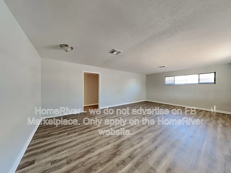 3 bed, 2.0 bath, 1195 sqft, $1,675 — Photo 3