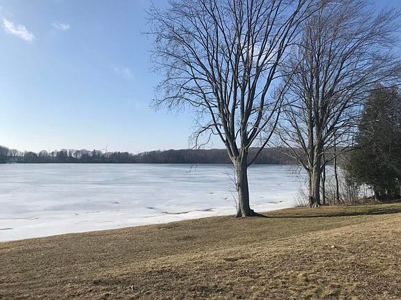 4th image of W Waters Edge Dr