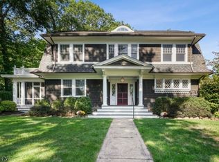 9 Green Hill Rd, Madison, NJ 07940