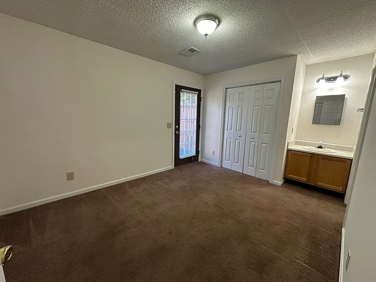 683 Grant St #Q — Photo 10