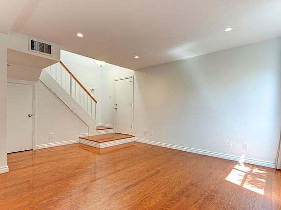 4th image of 1539 S Saltair Ave APT F