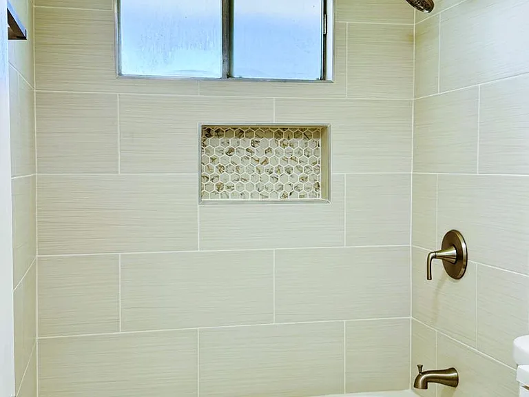 2105 E Petunia St — Photo 14