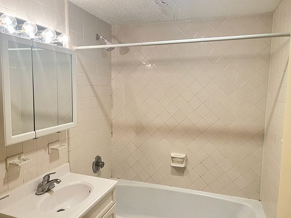 5th image of 713 W Church St #2