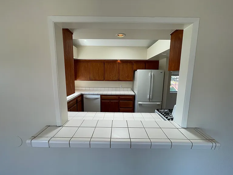 373 Coronado Ave — Photo 6