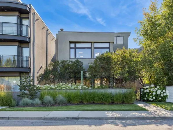 3834 W 1a St SW, Calgary, AB T2S 1R5