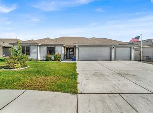 8213 Coldwater Dr, Pasco, WA 99301