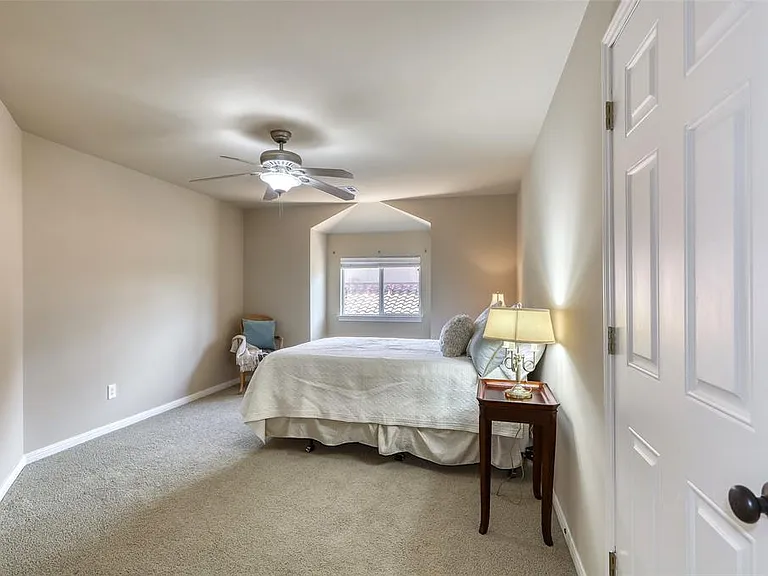 18623 Windsor Lakes Dr — Photo 16
