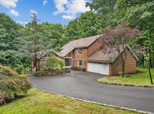11 Jarrod Dr, Danbury, CT 06811