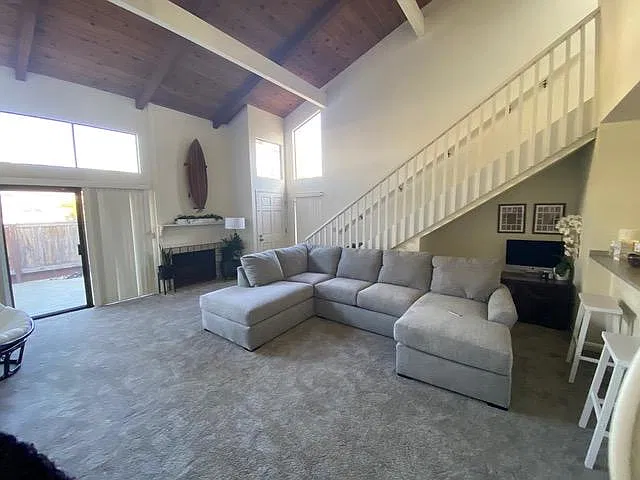 2024 Dolphin Dr — Photo 4