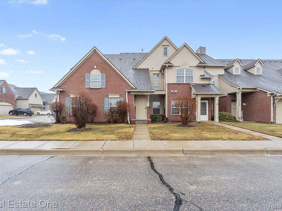 1st image of 23903 Greenwood Dr #106