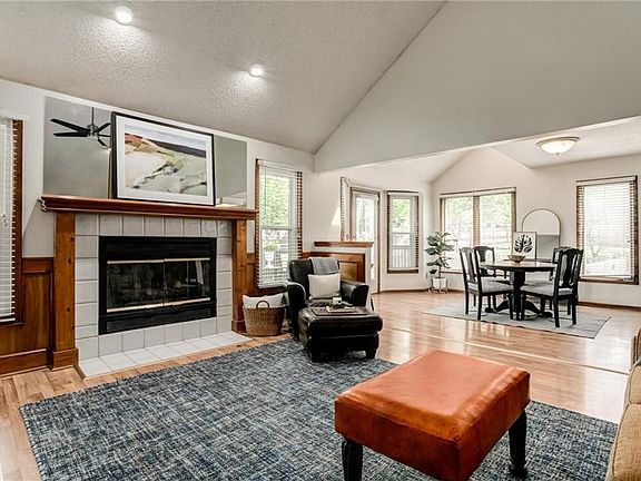 5th image of 22616 W 53rd Pl