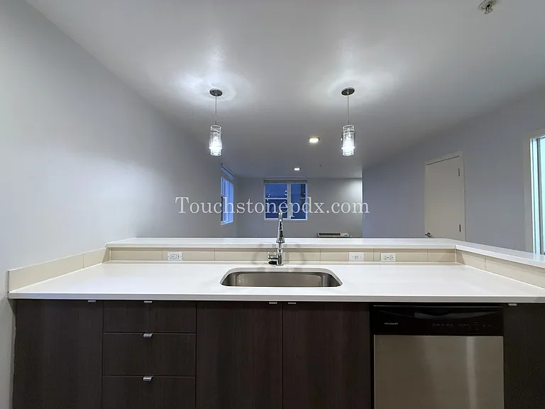 424 NE Jessup St #11 — Photo 13