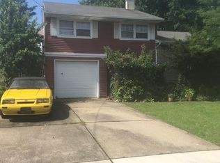 111 Markowitz St, Carteret, NJ 07008