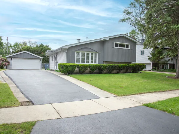 921 S Iowa Ave, Addison, IL 60101