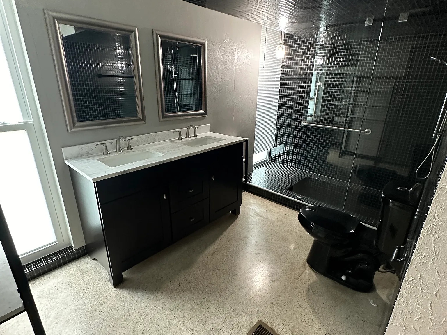 3 bed, 1250 sqft, $2,300 — Photo 3