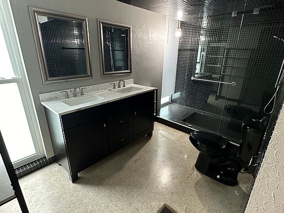 3rd image of 407 S Hillcrest Ave #407
