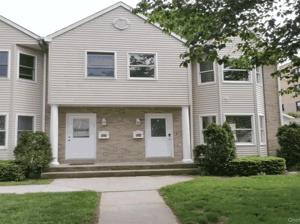 239 Cleveland Ave, Mineola, NY 11501