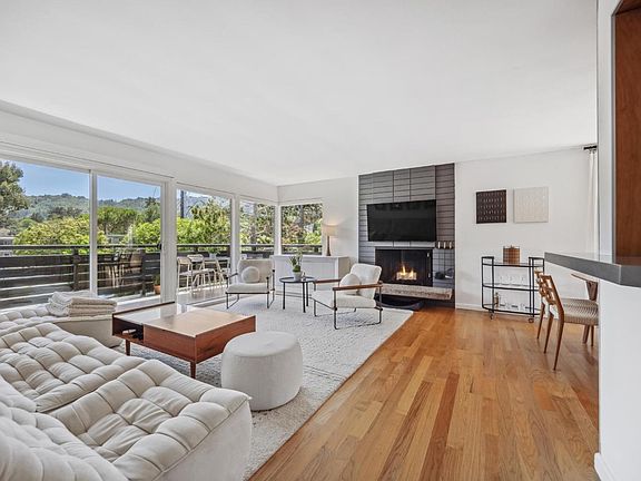 4th image of 18 Redwood Avenue