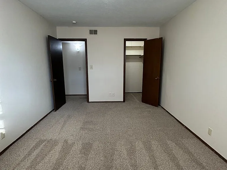 915 N 48th Ave — Photo 19