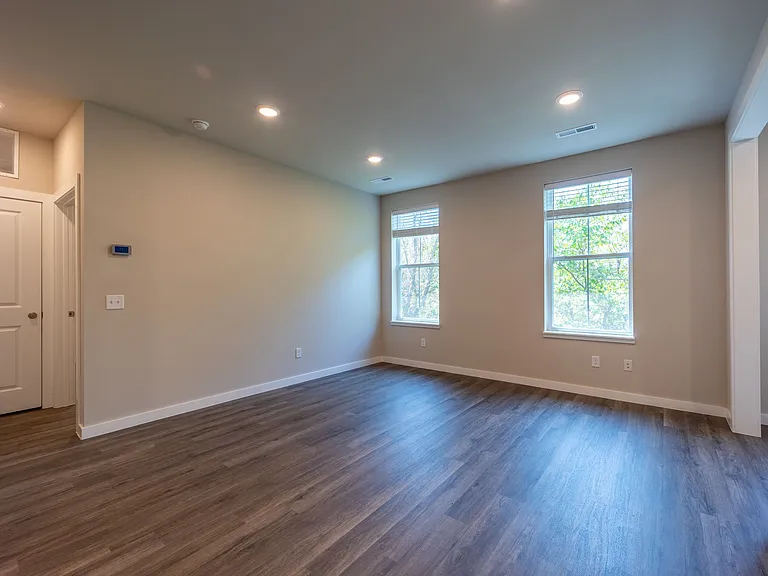 257 E Township St — Photo 12