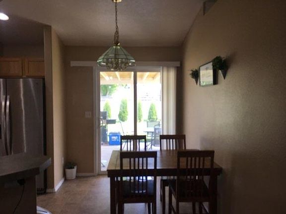 4th image of 208 N Turtle Dove Way