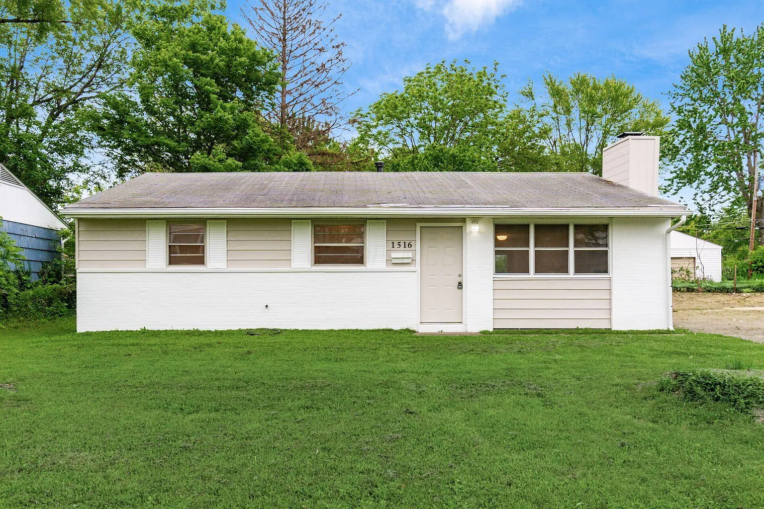 1516 Burlington Ave photo 1