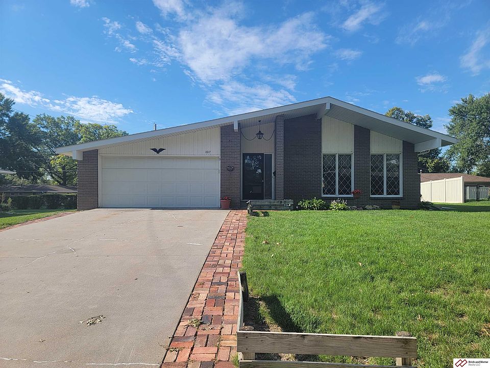 1817 Sara Rd Beatrice NE 68310 Zillow