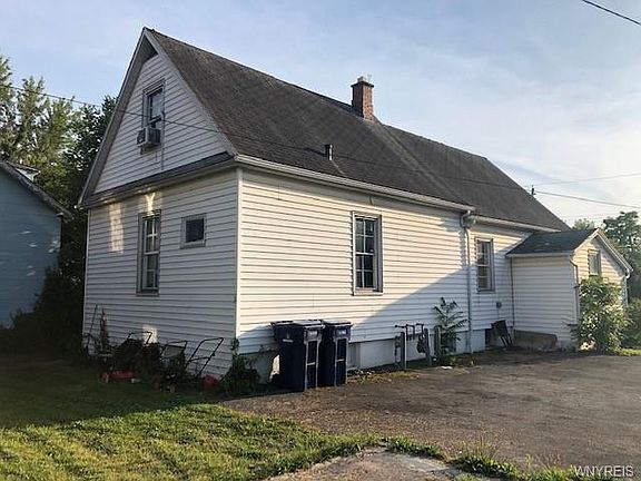 4th image of 15 Edison Ave