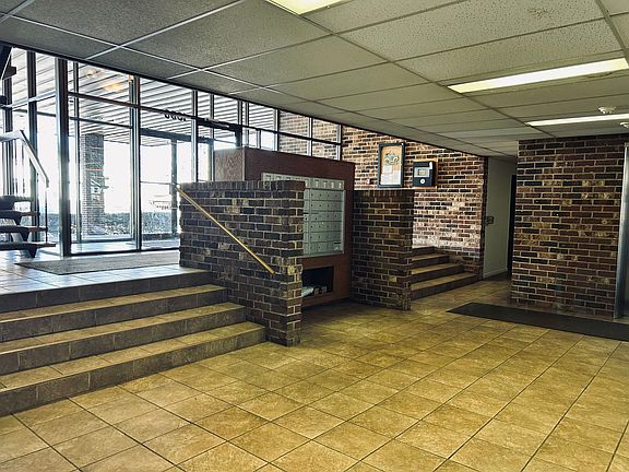 4th image of 1053 W Ogden Ave #140