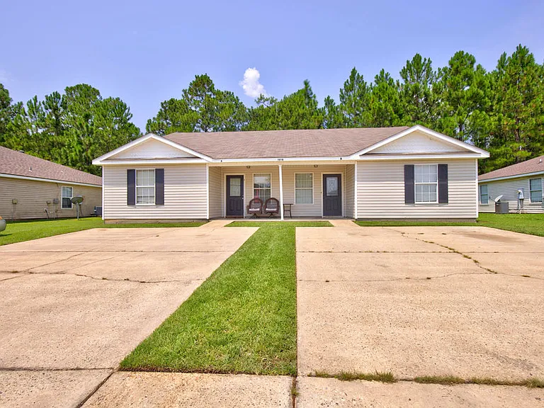 15119 Deer Creek Dr #B — Photo 3