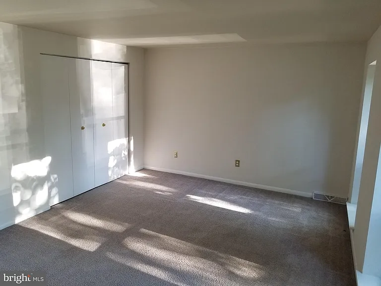 1161 Putnam Blvd — Photo 12