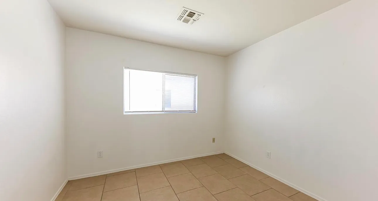 4 bed, 3.0 bath, 1150 sqft, $2,000 — Photo 4