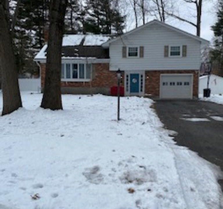 1st image of 1 Peck Ln