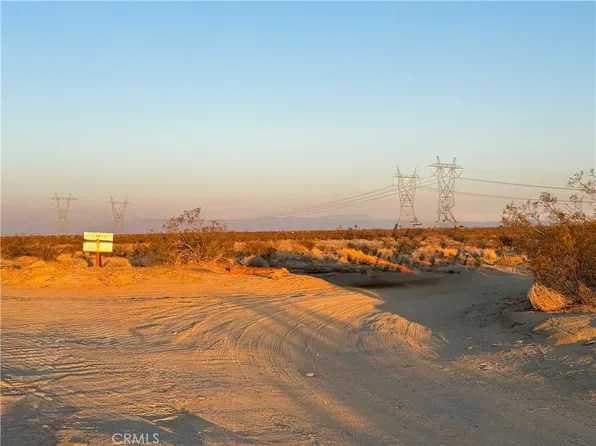 4591 Sandstone Rd, Phelan, CA 92371