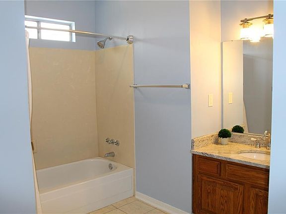 5th image of 3618 Johnson St