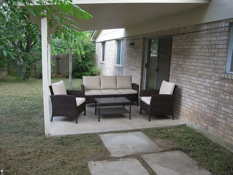 902 Quartz Ct #B — Photo 16
