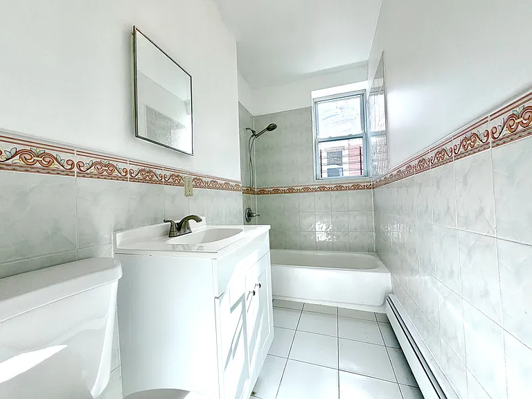 2826 W 35th St #1A — Photo 7