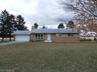 9000 Day Rd, Pittsford, MI 49271