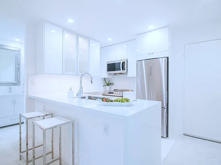 11645 Montana Ave — Photo 14