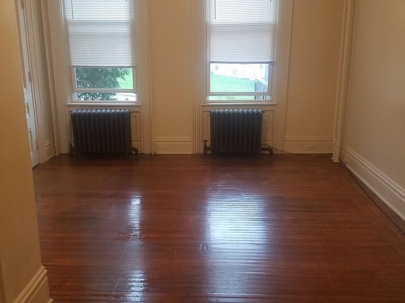 3rd image of 425 N Main St #1A