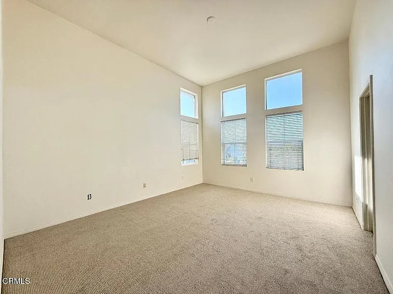 533 E Port Hueneme Rd — Photo 18