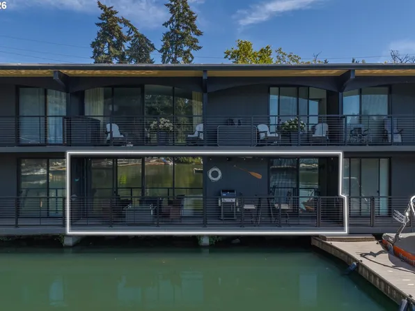 668 McVey Ave #52, Lake Oswego, OR 97035