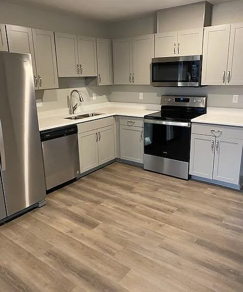 4710 W Fairfield Dr — Photo 1
